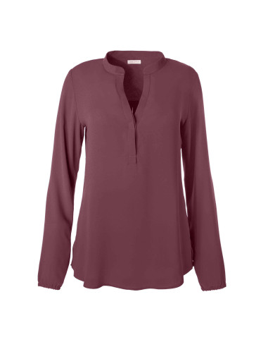 Lässige Eleganz in Burgundy